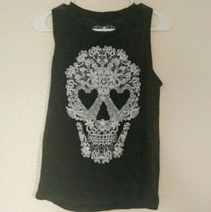 NWOT Fifth Sun graphic t-shirt with lace skull
